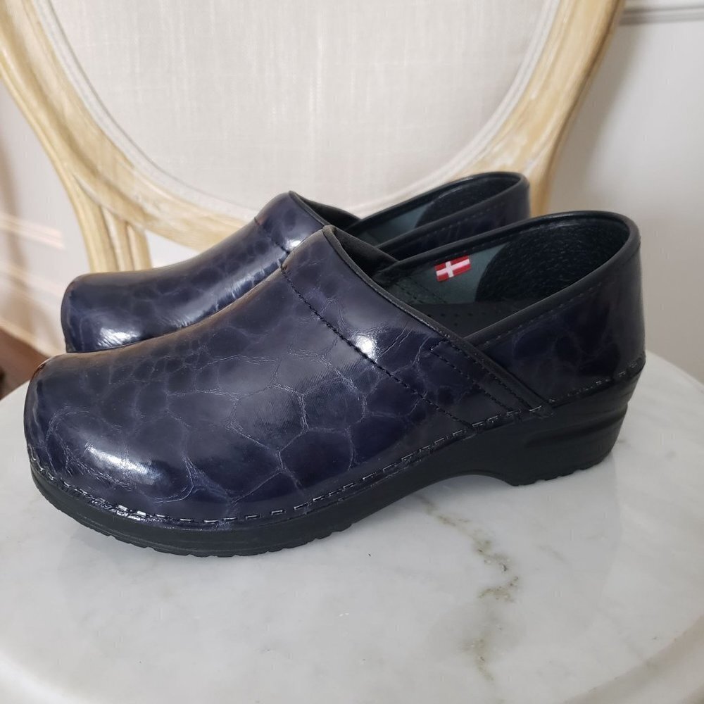 NEW Sanita Clogs 37 Indigo Blue/Navy Size 6.5
